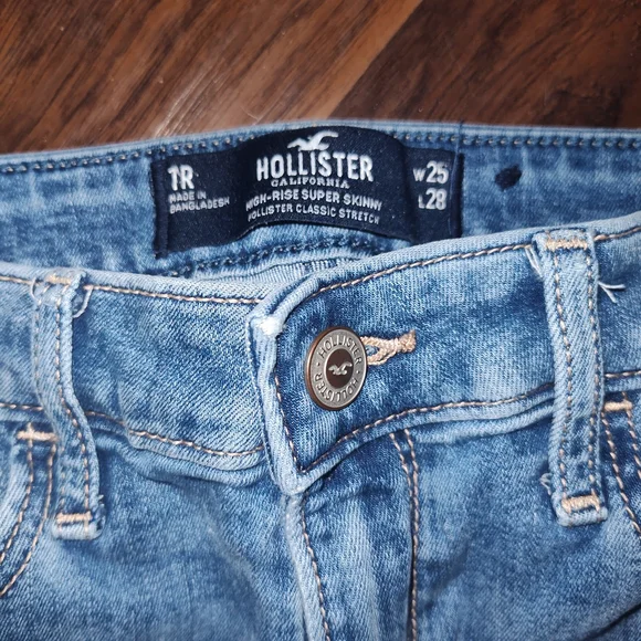 Hollister Blue High-Rise Distressed Skinny Jeans - Picture 3 of 5